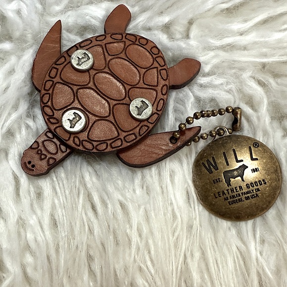 2 Will Leather Goods Jointed fidget Keychain Bag Charms ULTRA RARE Turtle Wolf - Picture 5 of 12